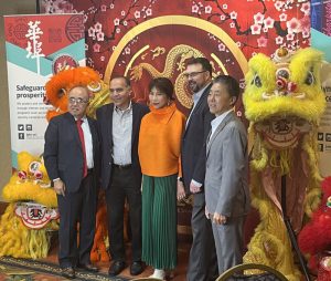 District-board-members-Kenneth-Lee-left-Raj-Adnani-Dawn-Lin-Peter-Acquaro-David-Peters-800x676